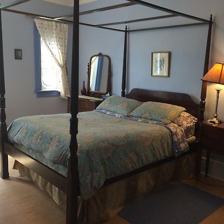 Mcgill Inn B&B Торонто Стая снимка