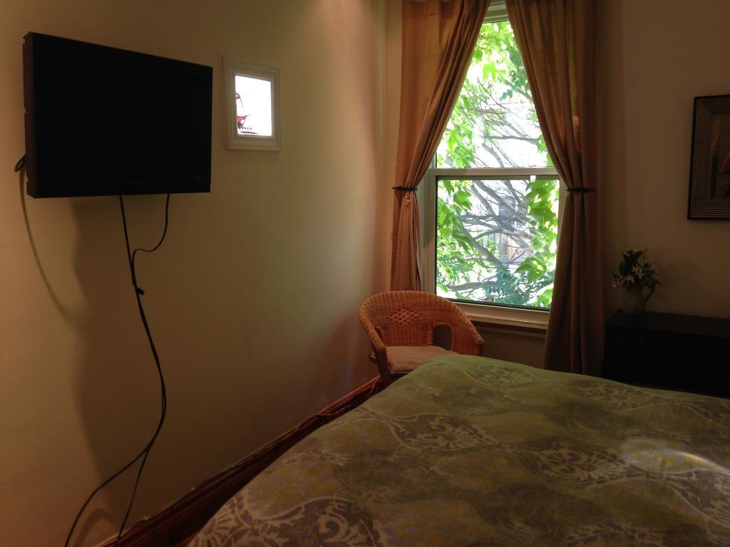 Mcgill Inn B&B Торонто Стая снимка