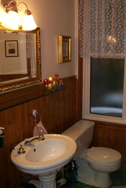 Mcgill Inn B&B Торонто Екстериор снимка